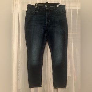 Women’s LEE Midrise SKINNY dark wash JEANS. Size 18 long